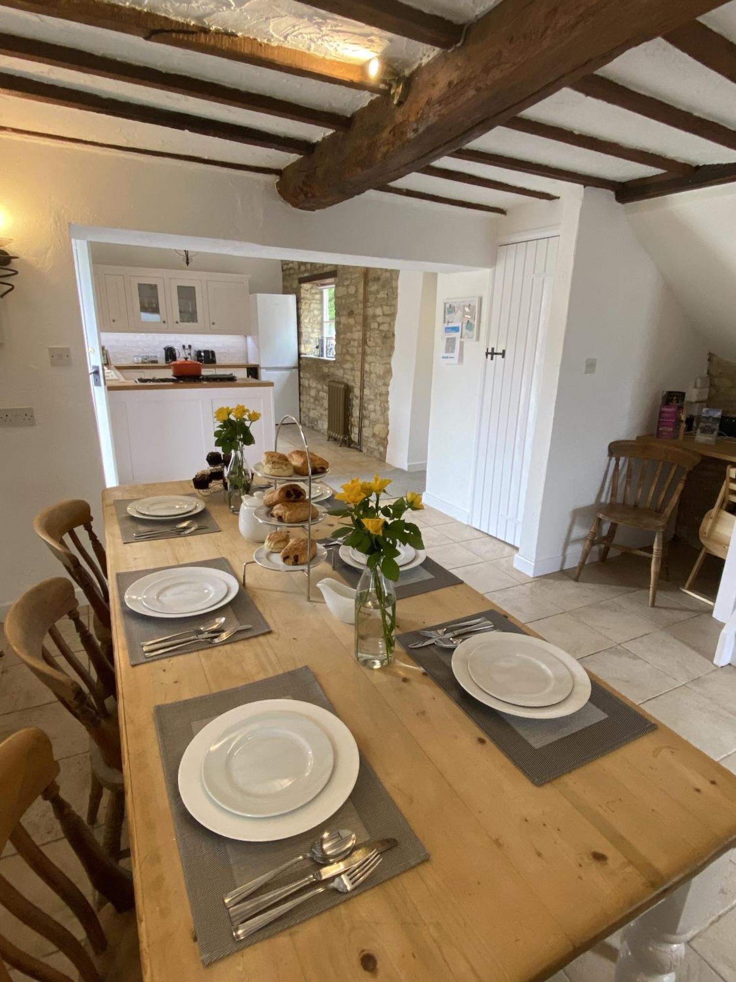Villa The Old Coach House Witney Esterno foto